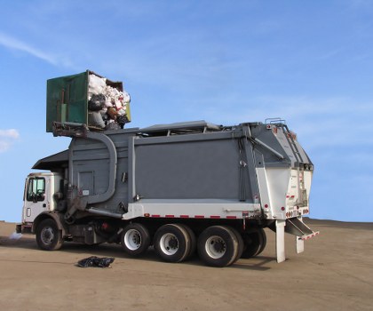 Estimator preparing a free commercial waste quote